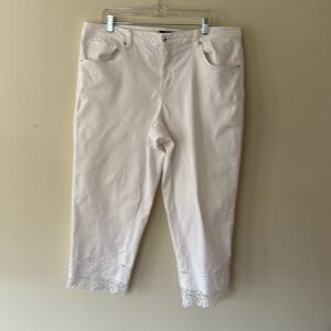 Earl Jeans White 2 Front Pockets 2 Back Patch Pockets Zipper And Button Size 20W